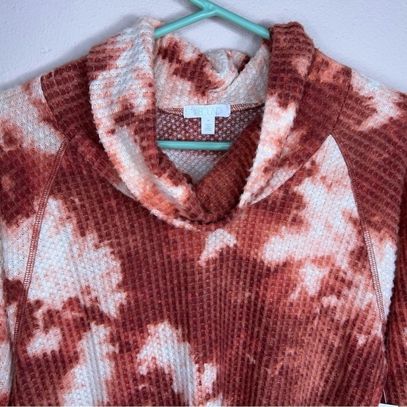 NEW MEDIUM ABOUND RED WHITE TIE DYE WAFFLE KNIT CROPPED COWL NECK TOP - Picture 2 of 10